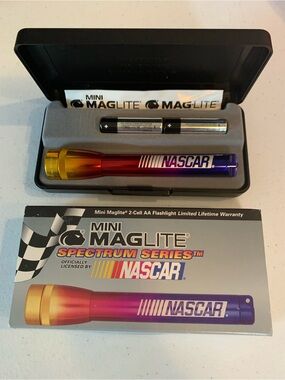❤️ Collectors NASCAR spectrum series, officially licensed NASCAR mini mag light